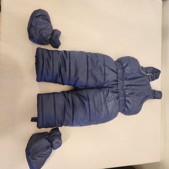 The infant snowsuit  - Picture 2 of 15